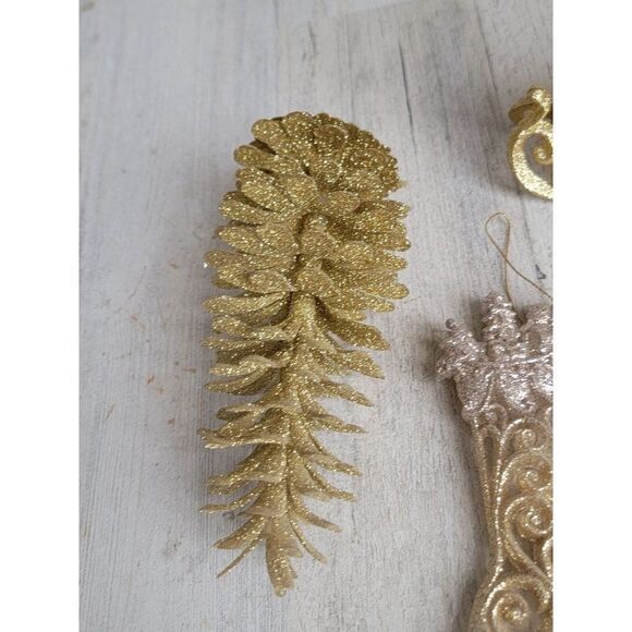 Glitter golden pinecone stocking sleigh ornament Xmas set - Picture 5 of 9